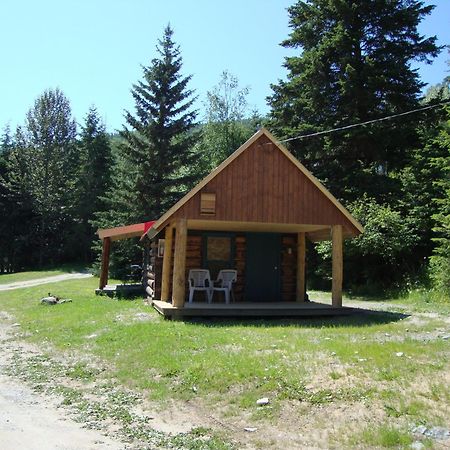 Helmcken Falls Lodge Cabin Rooms And Rv Park Clearwater Luaran gambar