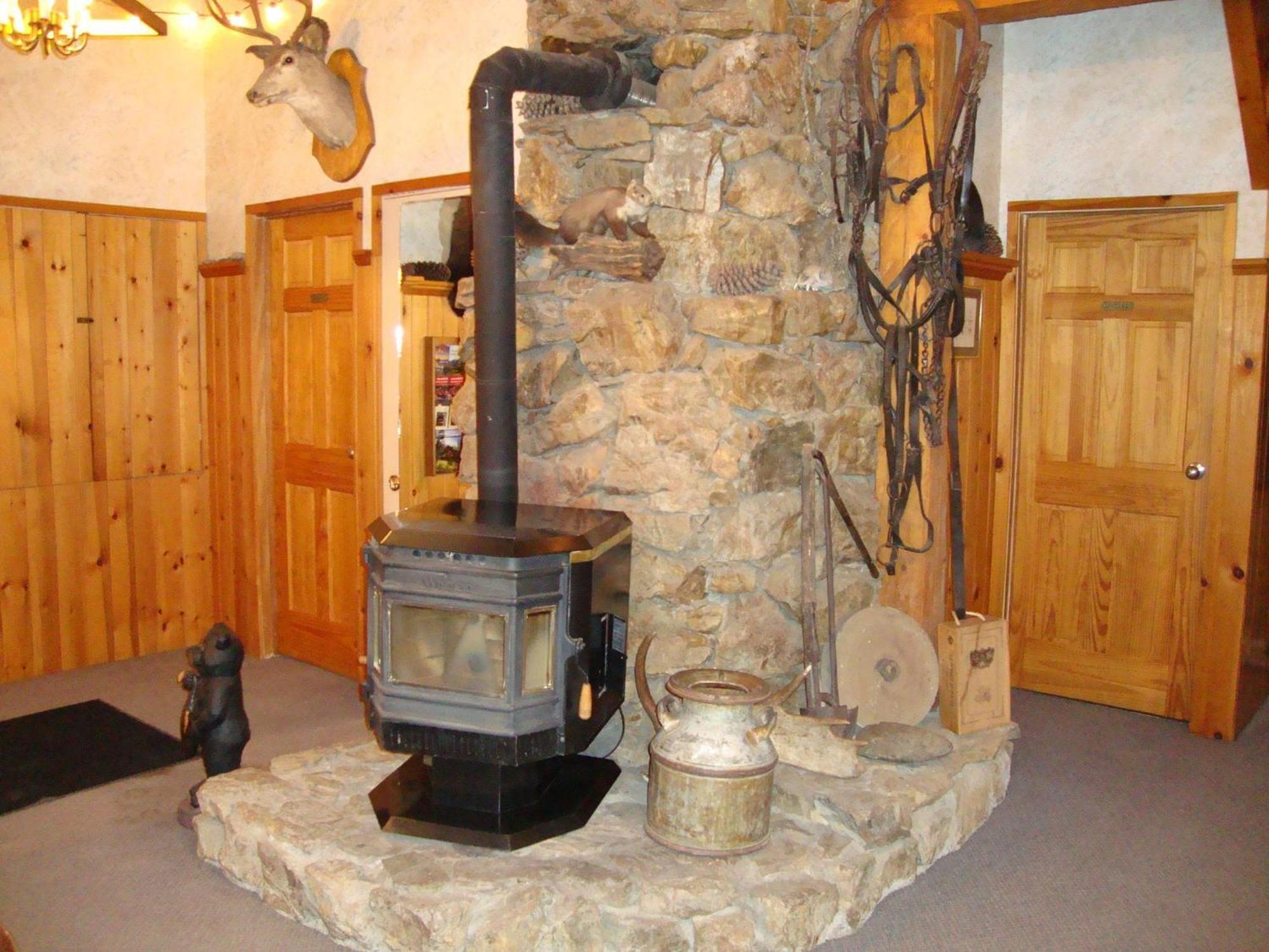 Helmcken Falls Lodge Cabin Rooms And Rv Park Clearwater Luaran gambar