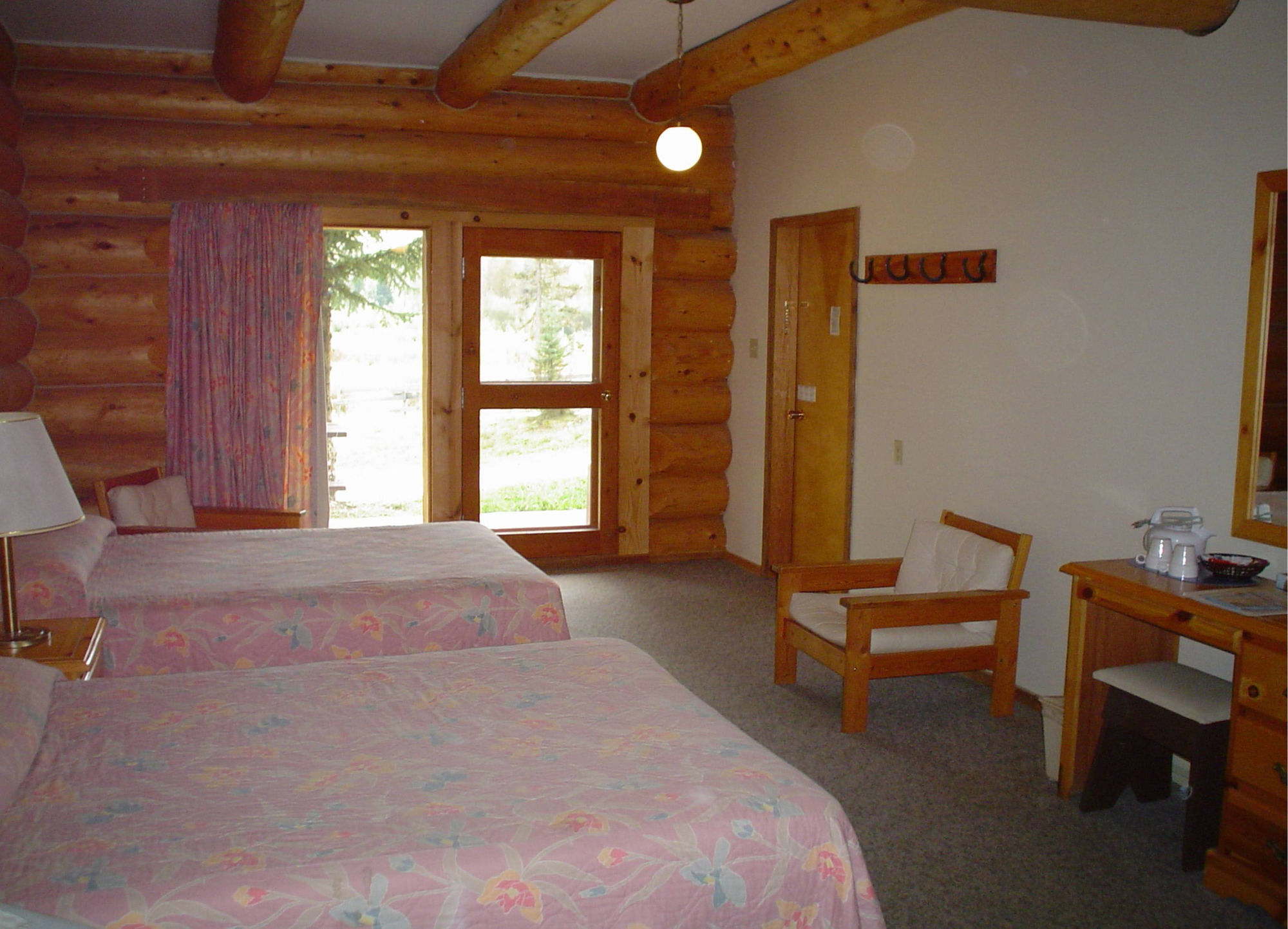 Helmcken Falls Lodge Cabin Rooms And Rv Park Clearwater Luaran gambar